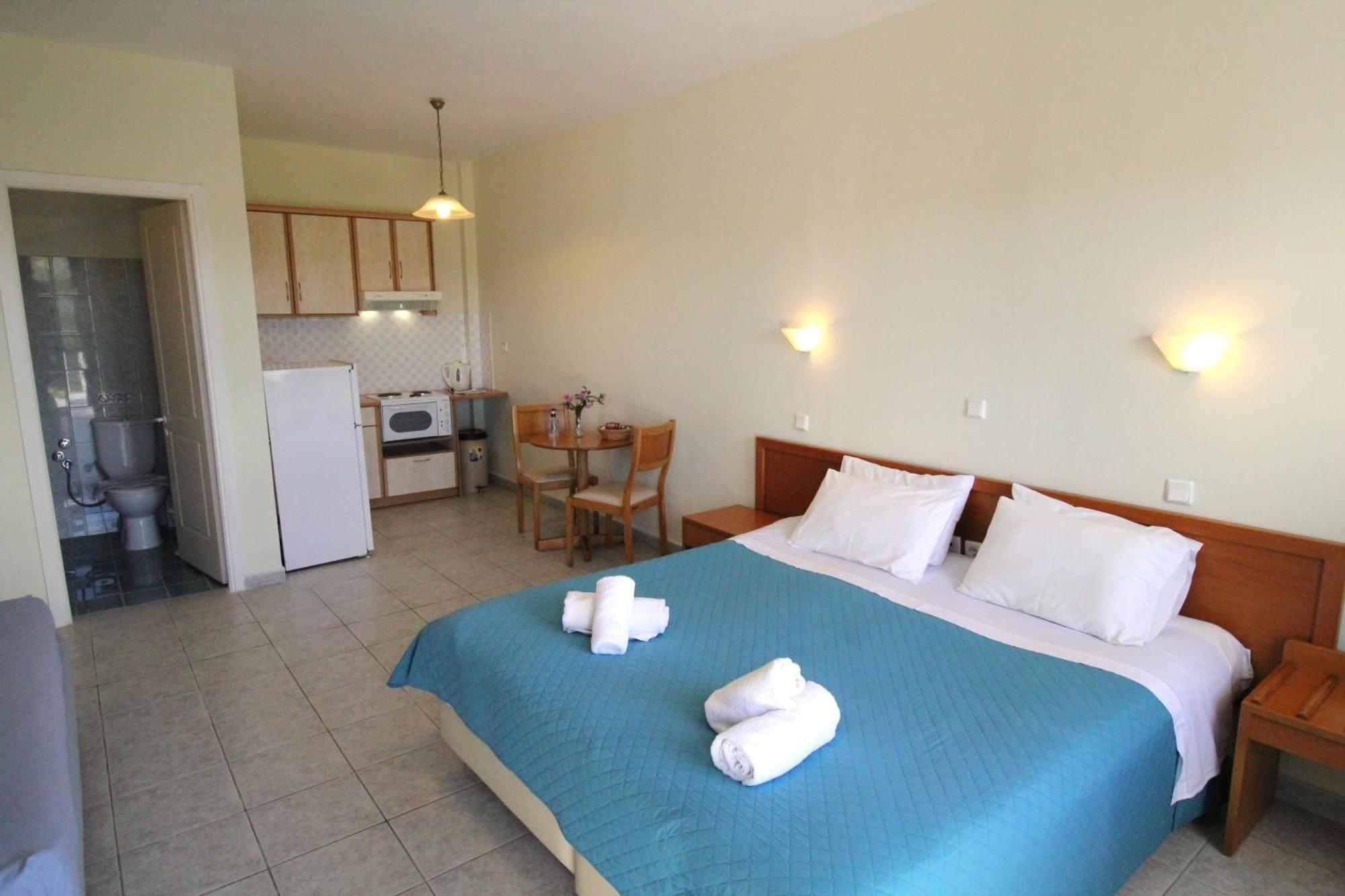 Afrato Village Sea View Apartments 特拉佩扎奇 外观 照片