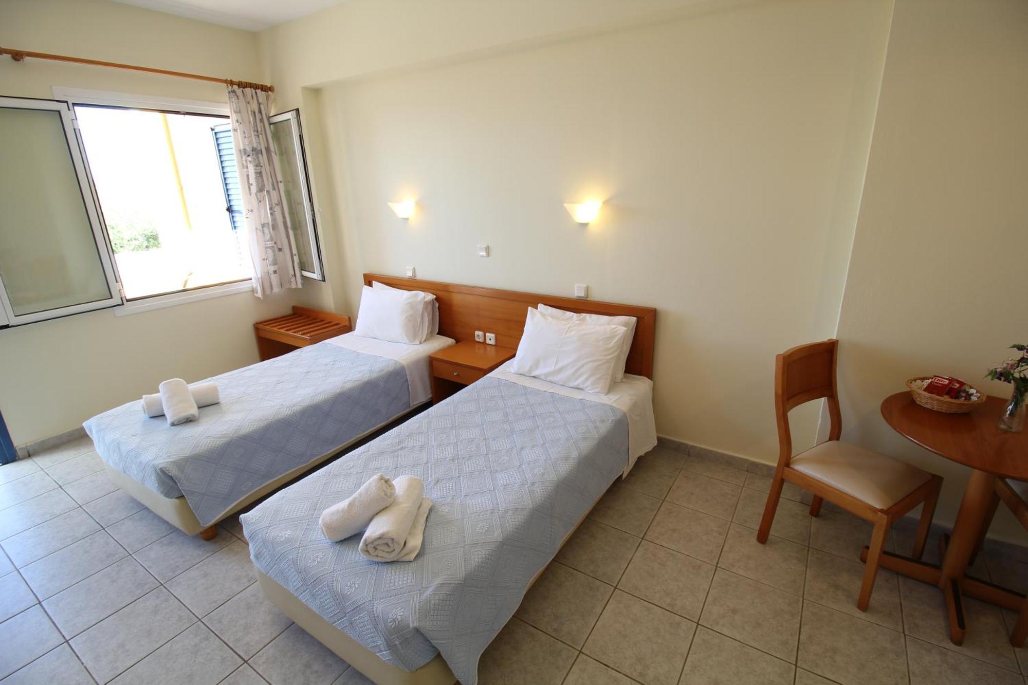 Afrato Village Sea View Apartments 特拉佩扎奇 外观 照片