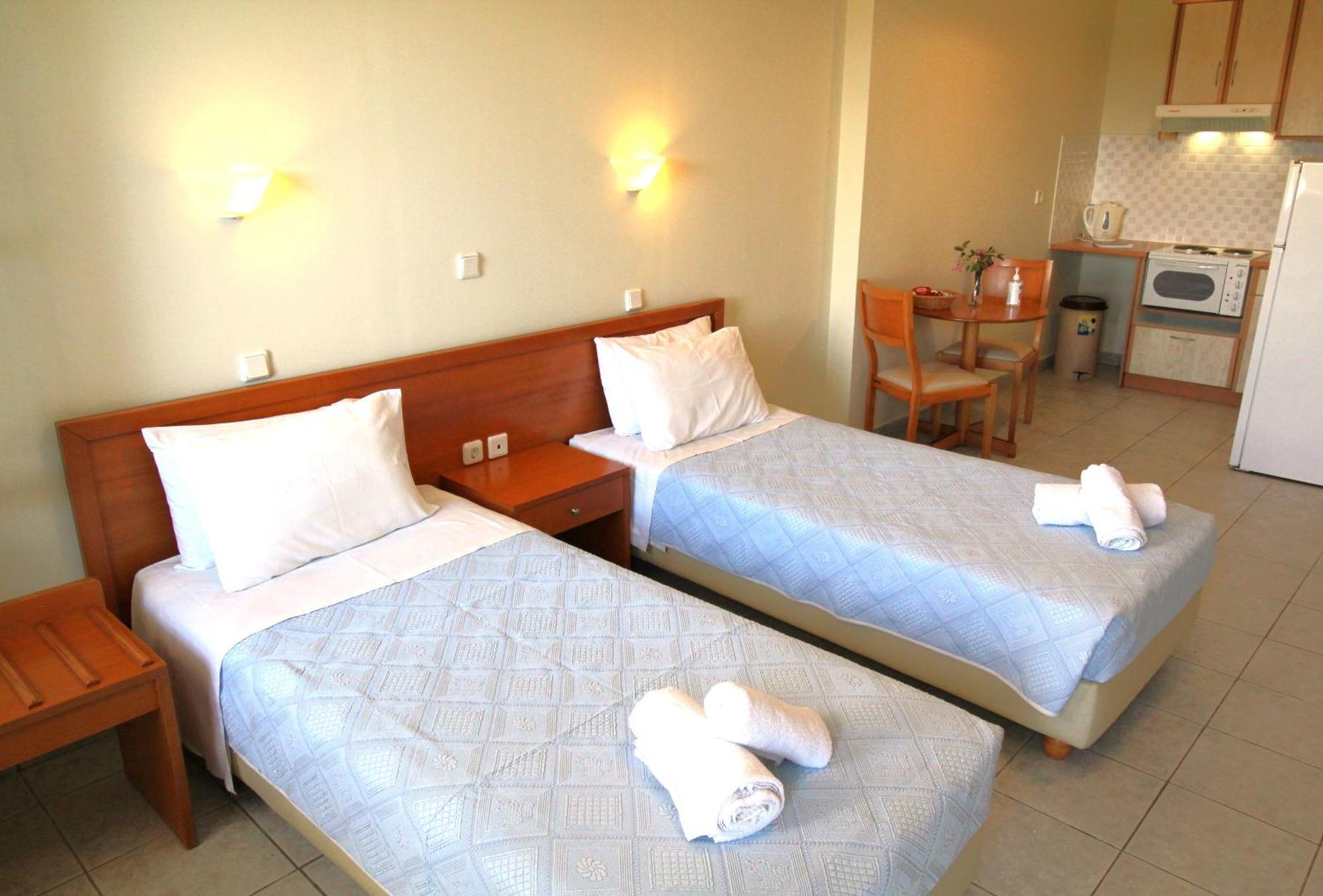 Afrato Village Sea View Apartments 特拉佩扎奇 外观 照片